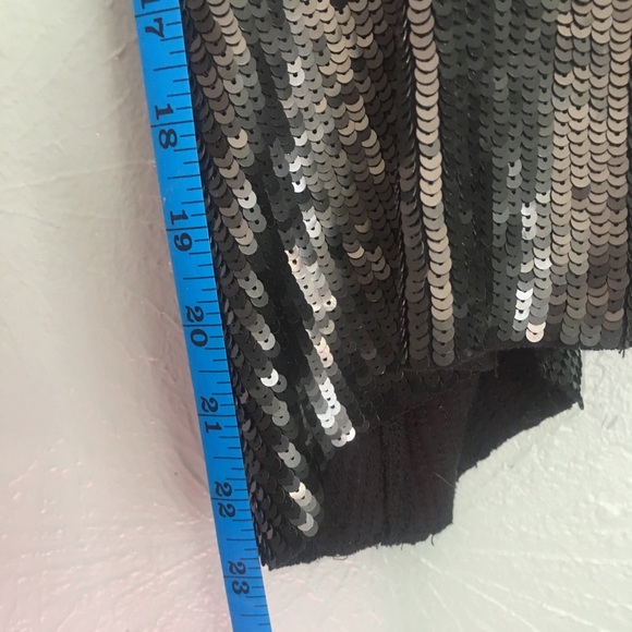 Black sequin racerback tank top - Picture 4 of 6